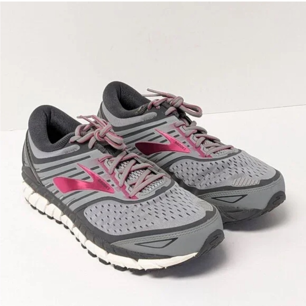 Brooks Ariel 18 Women’s Running Shoes in Gray and Pink Size 10
